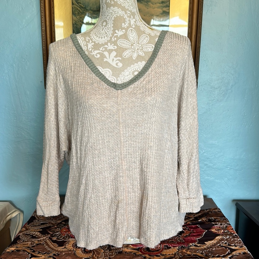 New without tags Dee Elly XL Marianne cream and sage waffle knit top